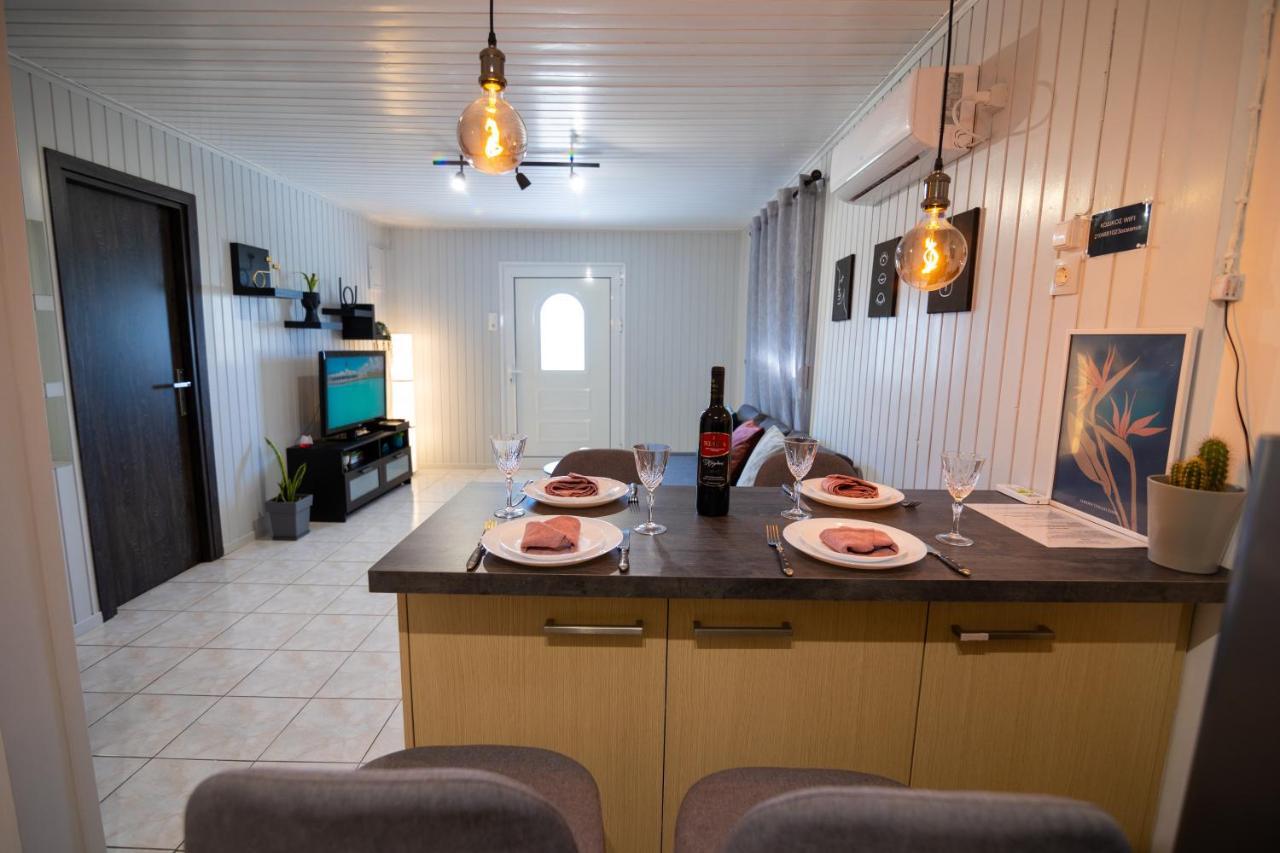 Oceanus Summer House Salamís Eksteriør billede